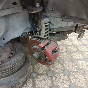 мастера по ремонту швейных машин: Ремонт деталей автомобиля