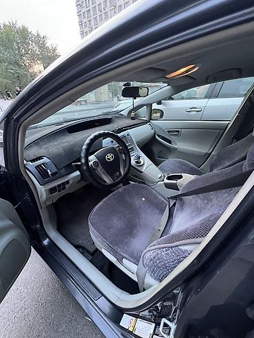 даф 105 2013: Toyota Prius: 2013 г., 1.8 л, Вариатор, Гибрид, Хэтчбэк — 4