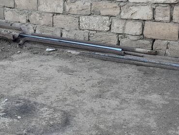 trubalar: Uzun qalin trubalar