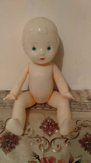 продаю советские игрушки: Кукла пупс, советский, 2 тыс.сом Заводной гусь, 3000 сом. Заводной