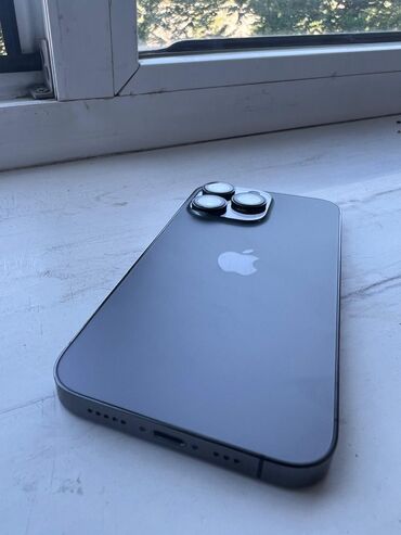 Apple iPhone: IPhone 13 Pro, Б/у, 256 ГБ, Зарядное устройство, 86 %