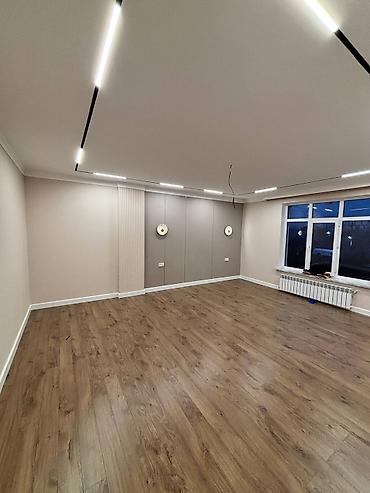 Фасадные работы: Современный двухэтажный дом в классическом стиле с подсветкой фасада и — 26