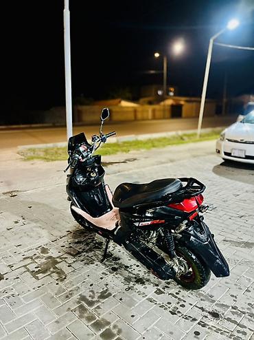 jet ski: Скутер Sparky SWT R7, черный - Кузов спортивного стиля с острыми — 7