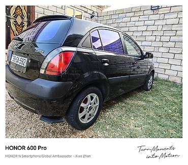 Kia: Kia Rio CRDi, dizel mühərrikli hetçbek. Xüsusiyyətlər: - Dizel CRDi — 3