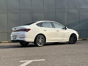 byd qin pro: BYD Qin: 2021 г., Автомат, Электромобиль, Седан — 2
