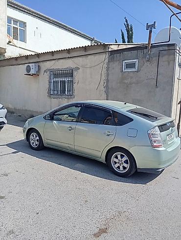 Toyota Prius (2-ci nəsil) hibrid hatchback - Kuzov: 5 qapılı lalafo.az -da Toyota Prius (2-ci nəsil) hibrid hatchback - Kuzov: 5 qapılı