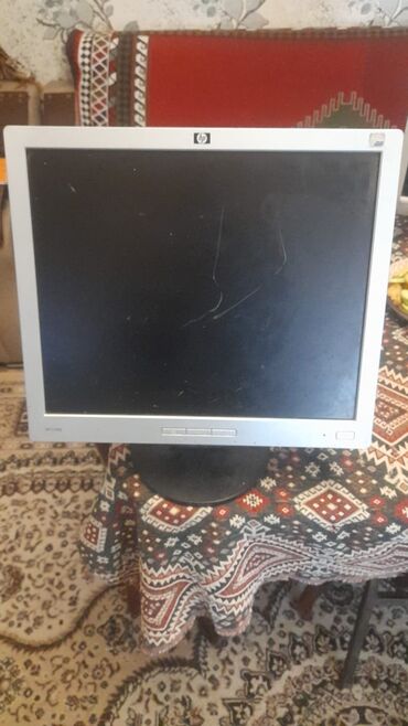notebook sumkalari: HP LCD monitor - Kamera üçün iş görəndir - Model: HP L1750 (17 düym