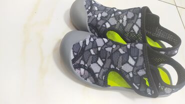 босоножки 40: Продам спортивные сандали(для мальчика и девочки)ЛИНИНГ оригинал
