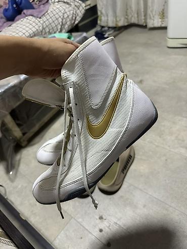Мужские кроссовки, 42, Nike, Б/у, цвет - Белый