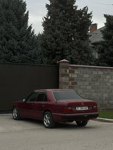атего 823: Mercedes-Benz W124: 1992 г., 2 л, Механика, Бензин, Седан — 8