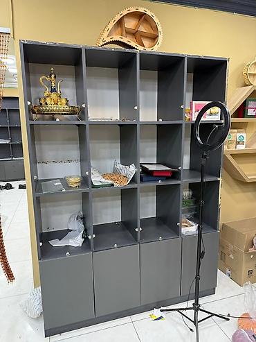 divar rəf: Mağaza vitrin rəfi – modular bölməli Sayı çoxdur bir hissəsi — 4