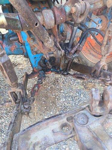 Sbor motorlar və silindr başlıqları: Məhsul: Təkərli traktorun mühərrik və şassi komplekti (çərçivə — 8