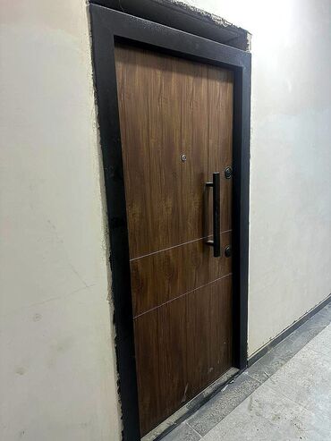 qapı darvaza: Mənzil üçün İşlənmiş Giriş qapısı Glazok ilə, Zəmanətsiz, Ünvandan götürmə
