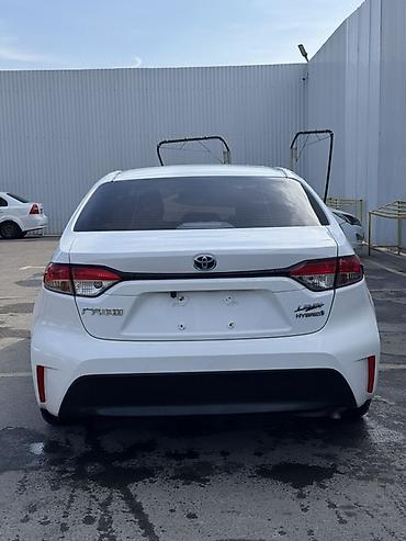Продажа авто: Toyota Corolla: 2023 г., 1.8 л, Вариатор, Гибрид, Седан — 6