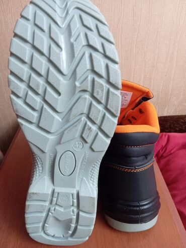 Ботинки: Продаю спец обувь новая 42 р — 5