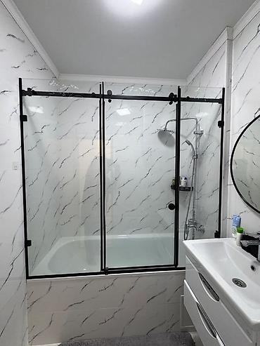 Душевые перегородки и ограждения: Душевые ограждения и перегородки из закалённого стекла на заказ. - — 20