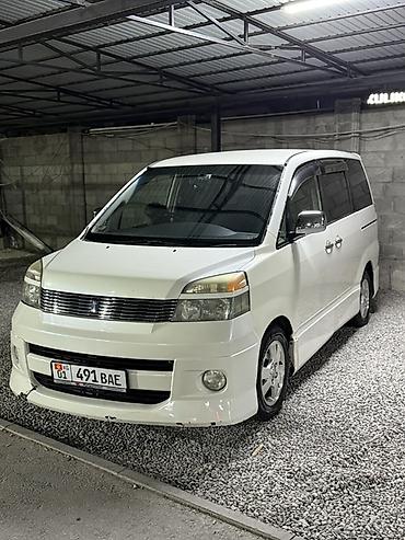 аренда авто ош камри: Toyota Voxy: 2003 г., 2 л, Автомат, Бензин, Минивэн — 1