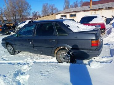 Volkswagen: Volkswagen Passat: 1981 г., 1.8 л, Механика, Бензин, Седан