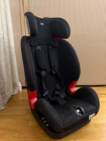 Avtokreslolar: Avtokreslo ideal vəziyyətdədir. Chicco brendindən alınıb, 15 kq-a