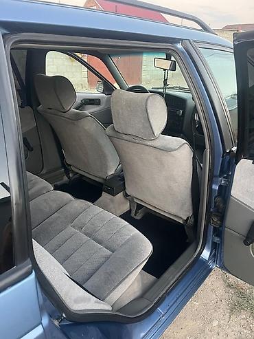 e klass: Volkswagen Passat Variant: 1992 г., 1.8 л, Механика, Бензин, Универсал — 9