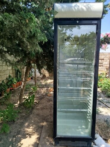 soyducu ev ucun: Vitrin soyuducusu,şəxsi həyət evində işlənib,heç bir problemi