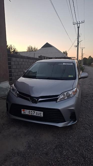 мазда 5 минивен: Toyota Sienna: 2019 г., 3.5 л, Автомат, Бензин, Минивэн — 3