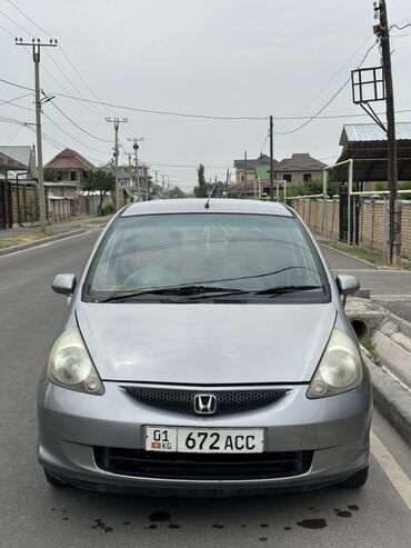 продаю авто в рассрочку фит: Honda Fit: 2003 г., 1.3 л, Вариатор, Бензин, Хэтчбэк