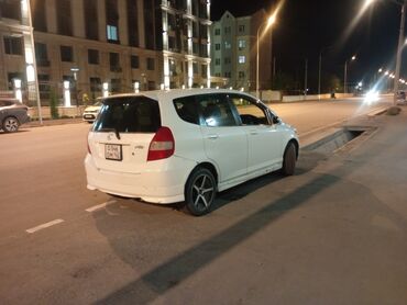 продаю номер авто: Honda Fit: 2003 г., 1.5 л, Автомат, Бензин, Хетчбек