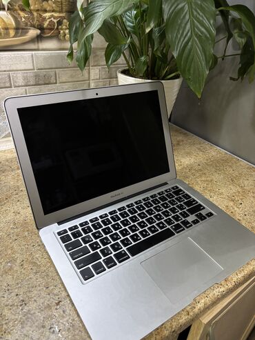 Ноутбуки: Ноутбук, Apple, 8 ГБ ОЗУ, Intel Core i5, 13.1 ", Б/у, Для несложных задач, память SSD