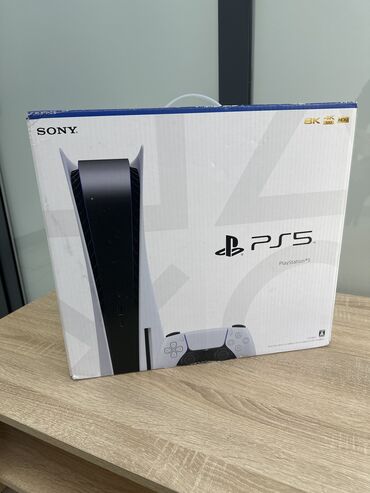 плейстешн 5: Продаю Sony PlayStation 5, 825 гб. Версия с дисководом. Приставка в