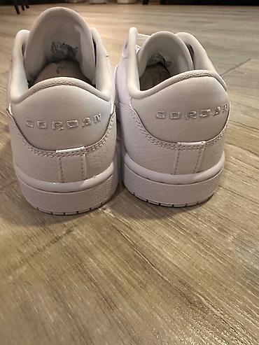 air jordan: Rəng - Ağ Krossovkalar, Nike, Ölçü: 35, Uniseks — 4