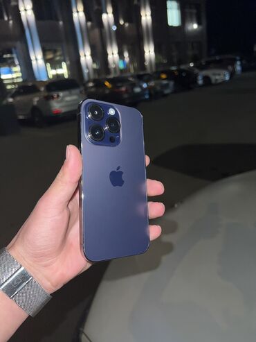Apple iPhone: IPhone 14 Pro, Б/у, 256 ГБ, Deep Purple, Защитное стекло, Чехол, Кабель, 82 %