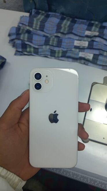 муздаткыч сатып алам: IPhone 12, Колдонулган, 64 ГБ, Ак, Заряддоочу түзүлүш, Каптама, 84 %