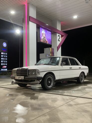 продаю машину мерс а класса: Mercedes-Benz W123: 1981 г., 2.3 л, Механика, Бензин, Седан