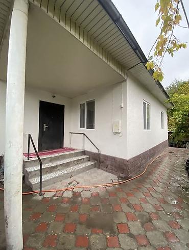 Продажа коттеджей и домов: Продаётся дом с благоустроенным двором. Основные характеристики: - — 2