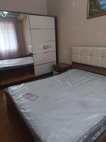 ayna sultanova: 🏡 Otaq yoldaşı axtarılır (yalnız 1 işləyən xanım) 📍 Ünvan: Gənclik – — 9