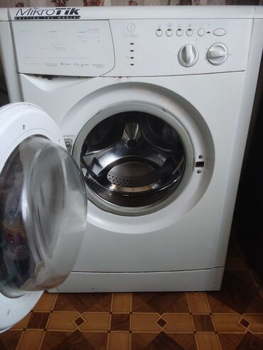 продаю автомат стиральная машина: Стиральная машина Indesit, Б/у, Автомат, До 5 кг, Полноразмерная