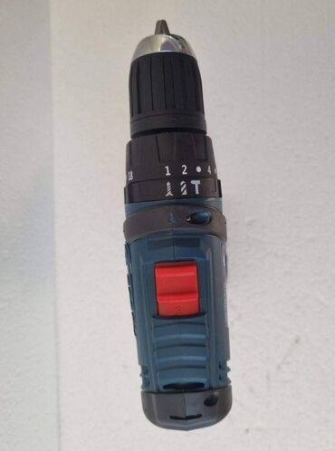 Akumulatorski odvijači: Prodajem novu i kvalitetnu aku bušilicu (šrafilica) BOSCH sa dodacima na lalafo.rs — 4 Akumulatorski odvijači: Prodajem novu i kvalitetnu aku bušilicu (šrafilica) BOSCH sa dodacima — 4