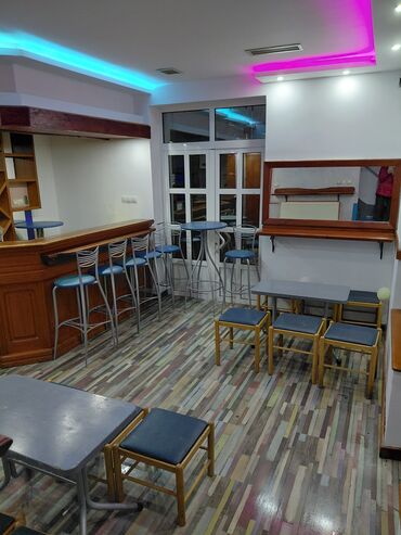 Restorani, kafići: Izdaje se kompletno opremljen ugostiteljski lokal sa šankom i — 6