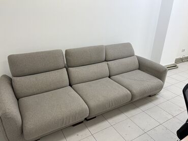 лина диван: Диван-кровать, цвет - Серебристый, Б/у