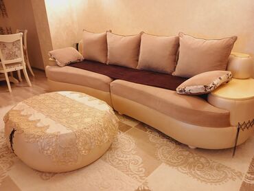 sofa: Divan