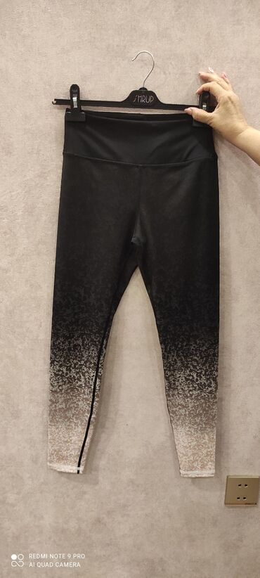Pencəklər: H&M brendidir baha alinib.XS razmer.Lasin