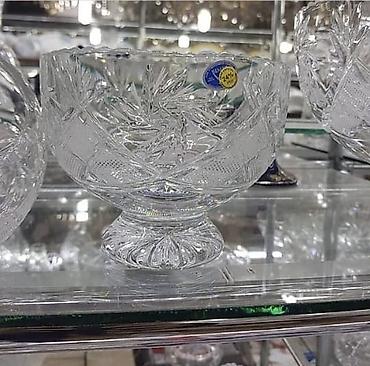 zangan glass: Xrustal konfet murebbe sirniyyat qabi . Kənaqədi (kristal) ayaqlı qab — 1