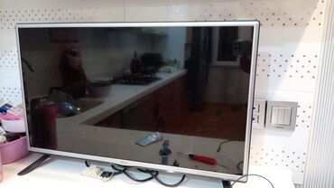 klaviatura qiymetleri: Tv Lg 82 ekran.qiymet 100 man.sade smart deyil.unvan Neftciler