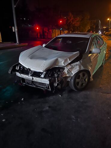 hyundai accent 2012: Salam Tecili satiram .Tekerler tezedi karobka mator zedelenmiyib yaxsi