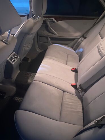 Mercedes-Benz: Mercedes-Benz E 320: 3.2 l | 2000 il Sedan — 6