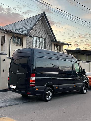 Легкий грузовой транспорт: Легкий грузовик, Mercedes-Benz — 10