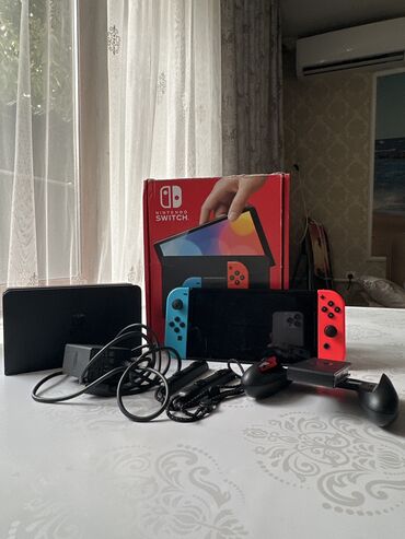 Nintendo Switch (Lite): Нинтендо Свитч, новый, покупали за границей, в Чехии, в Праге