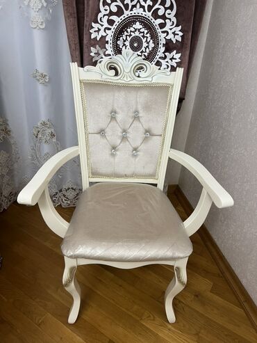 столы и стулья для гостинной цены: Qonaq otağı üçün, İşlənmiş, 8 stul