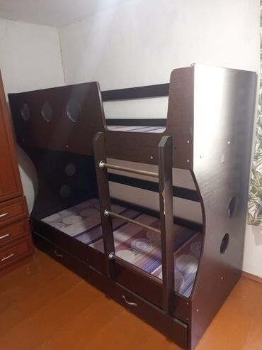 баня деревянный: Двухъярусная кровать с выдвижными ящиками - Материал: ЛДСП в темном